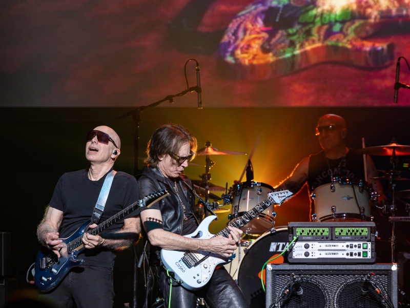 Photos:  Joe Satriani and and Steve Vai Take Over the Riverside Theater in Milwaukee